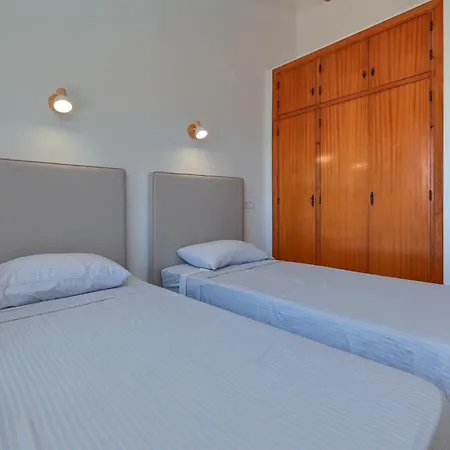 Chez Tonny 6 Bedroom 4 Bathroom Vakantiehuis *